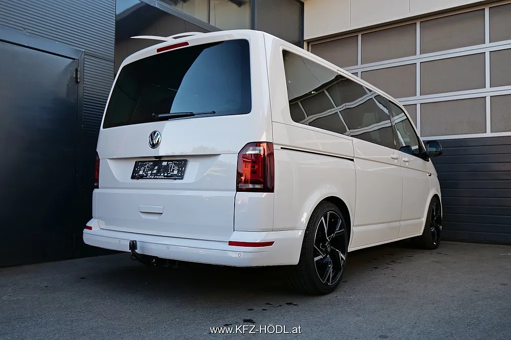 Volkswagen T6 Kombi LR 2,0 TDI 4Motion BMT DSG Image 2